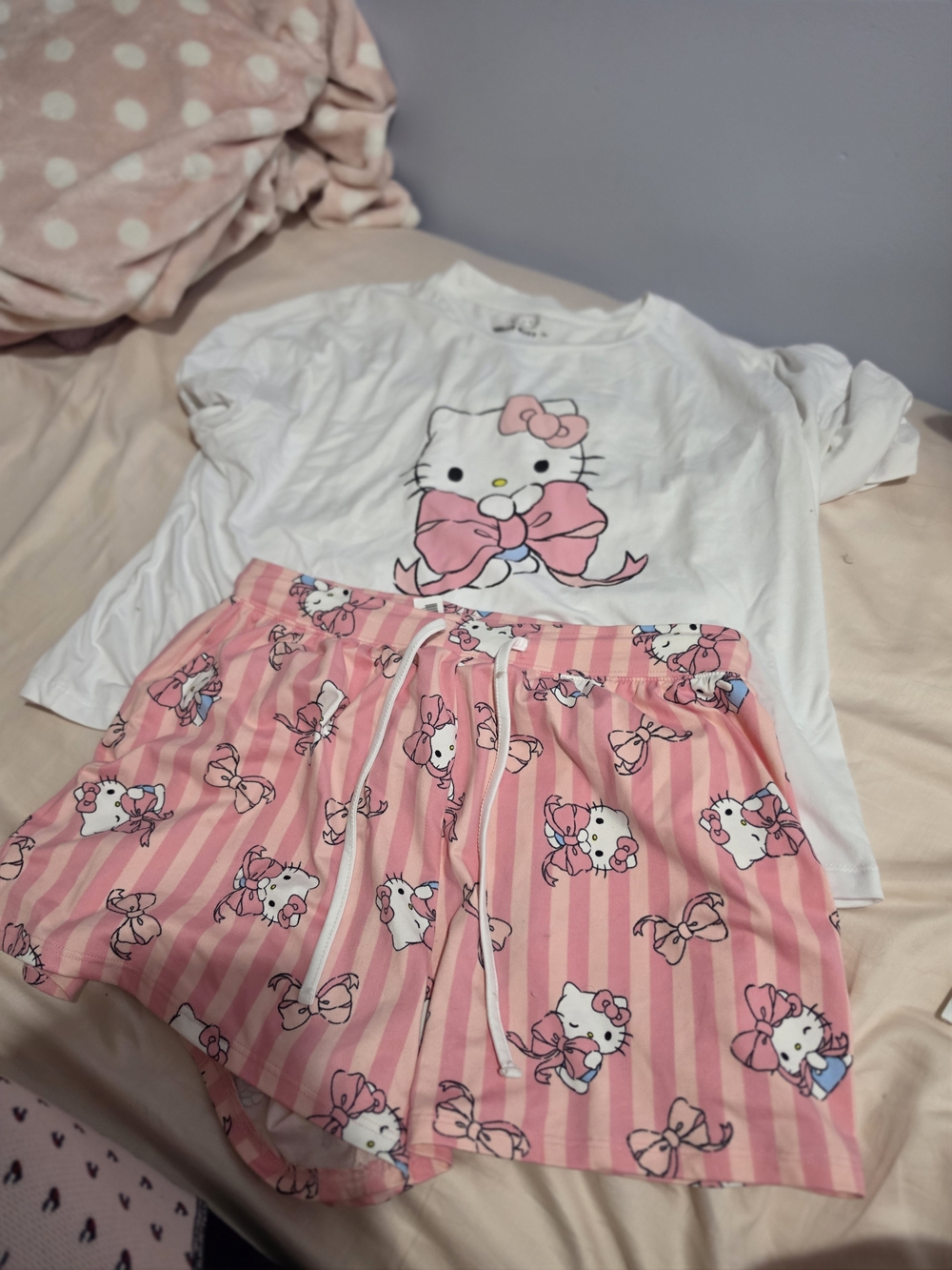 Hello Kitty Pink Bow Short Pajama Set - Women's Two-Piece Sleepwear